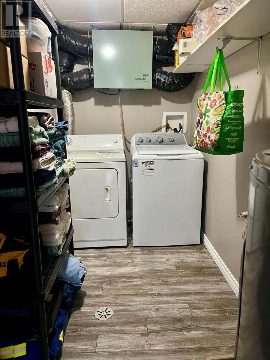17 Hillview Avenue, Pasadena, NL - Indoor Photo Showing Laundry Room