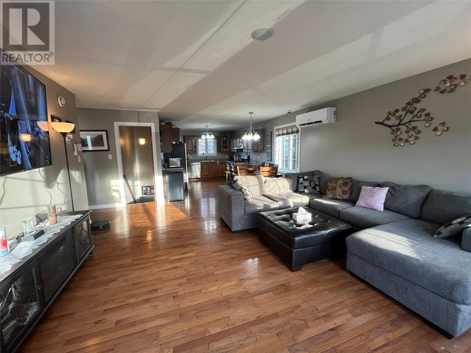 17 Hillview Avenue, Pasadena, NL - Indoor Photo Showing Living Room