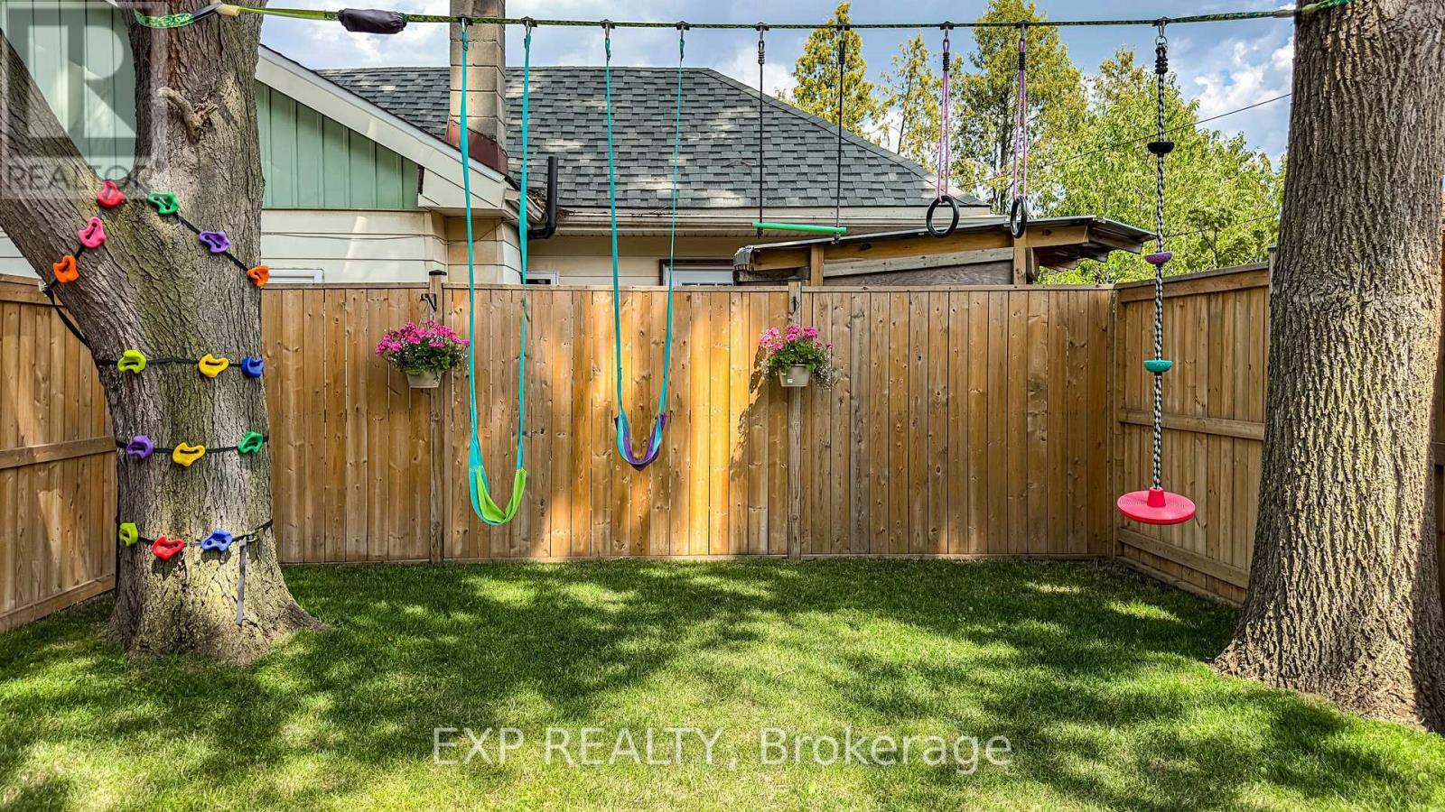 14 Chatham Street, Hamilton, ON - Outdoor