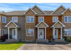 71 Lakeburn AVE Dieppe, NB E1A 0Y8