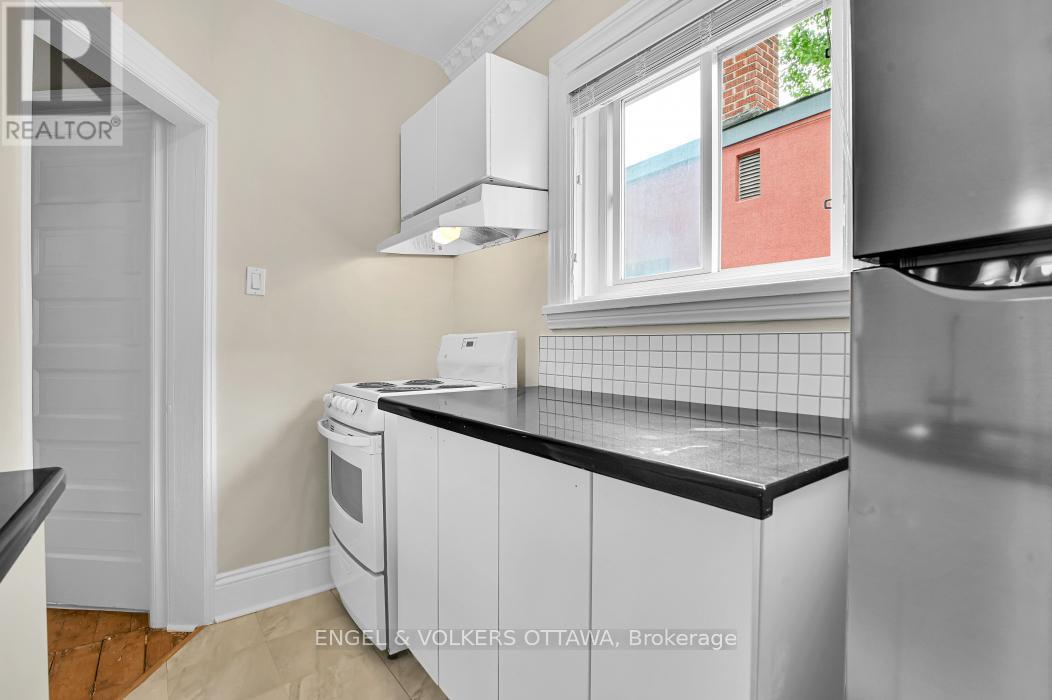 104 King Edward Avenue, Ottawa, ON - Indoor Photo Showing Kitchen