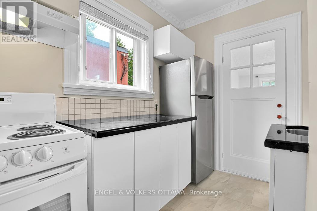 104 King Edward Avenue, Ottawa, ON - Indoor Photo Showing Kitchen