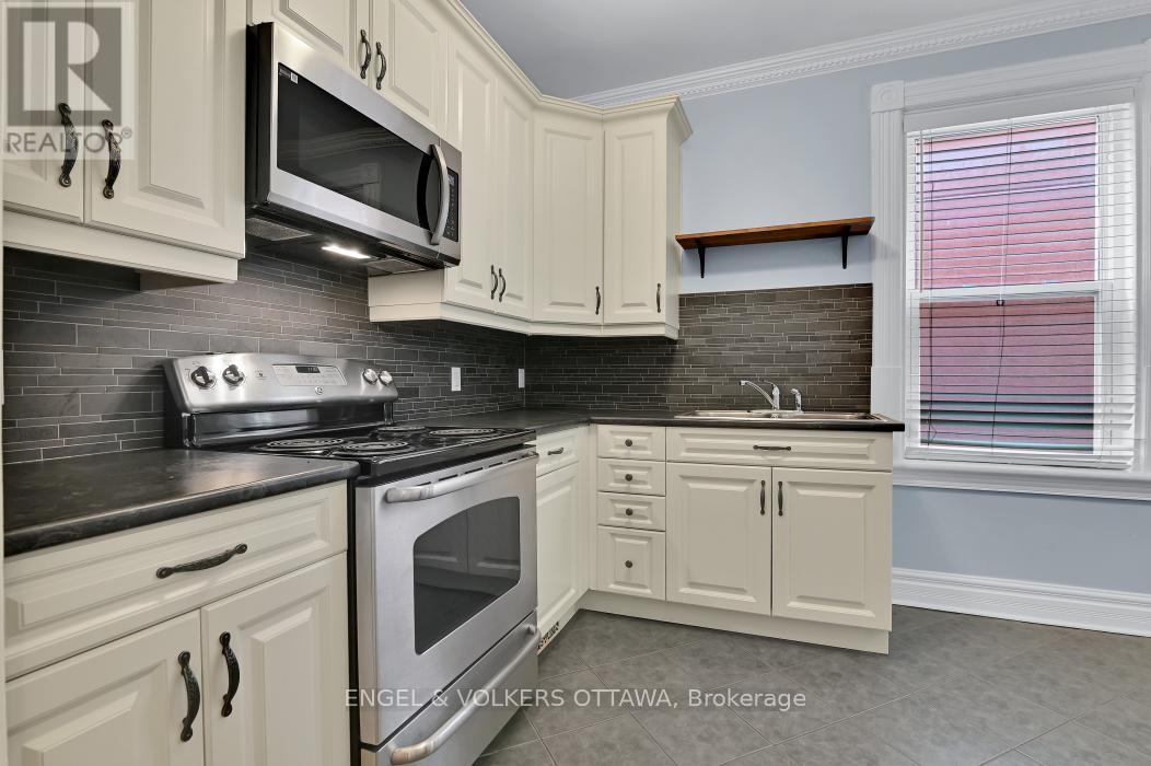 104 King Edward Avenue, Ottawa, ON - Indoor Photo Showing Kitchen