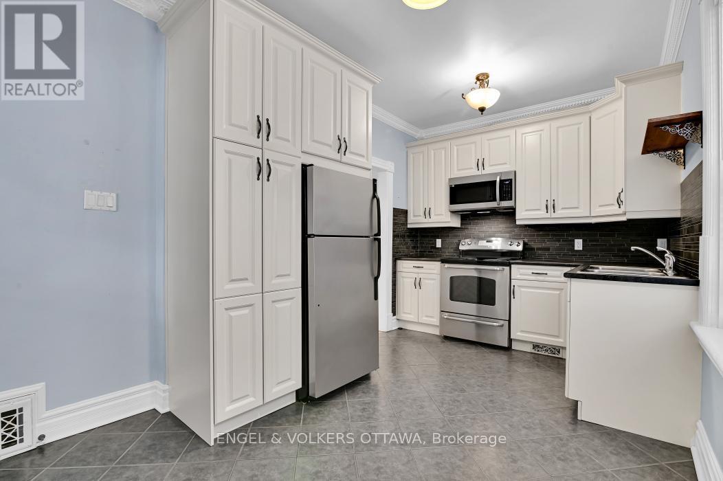 104 King Edward Avenue, Ottawa, ON - Indoor Photo Showing Kitchen
