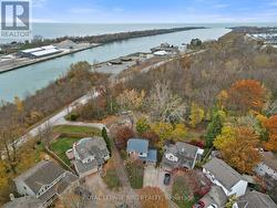 Close to the canal & waterfront -