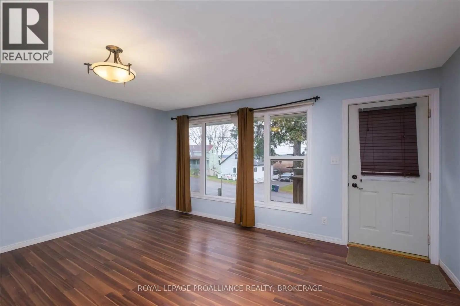 14 Shaw Street, Kingston (Rideau), ON - Indoor Photo Showing Other Room