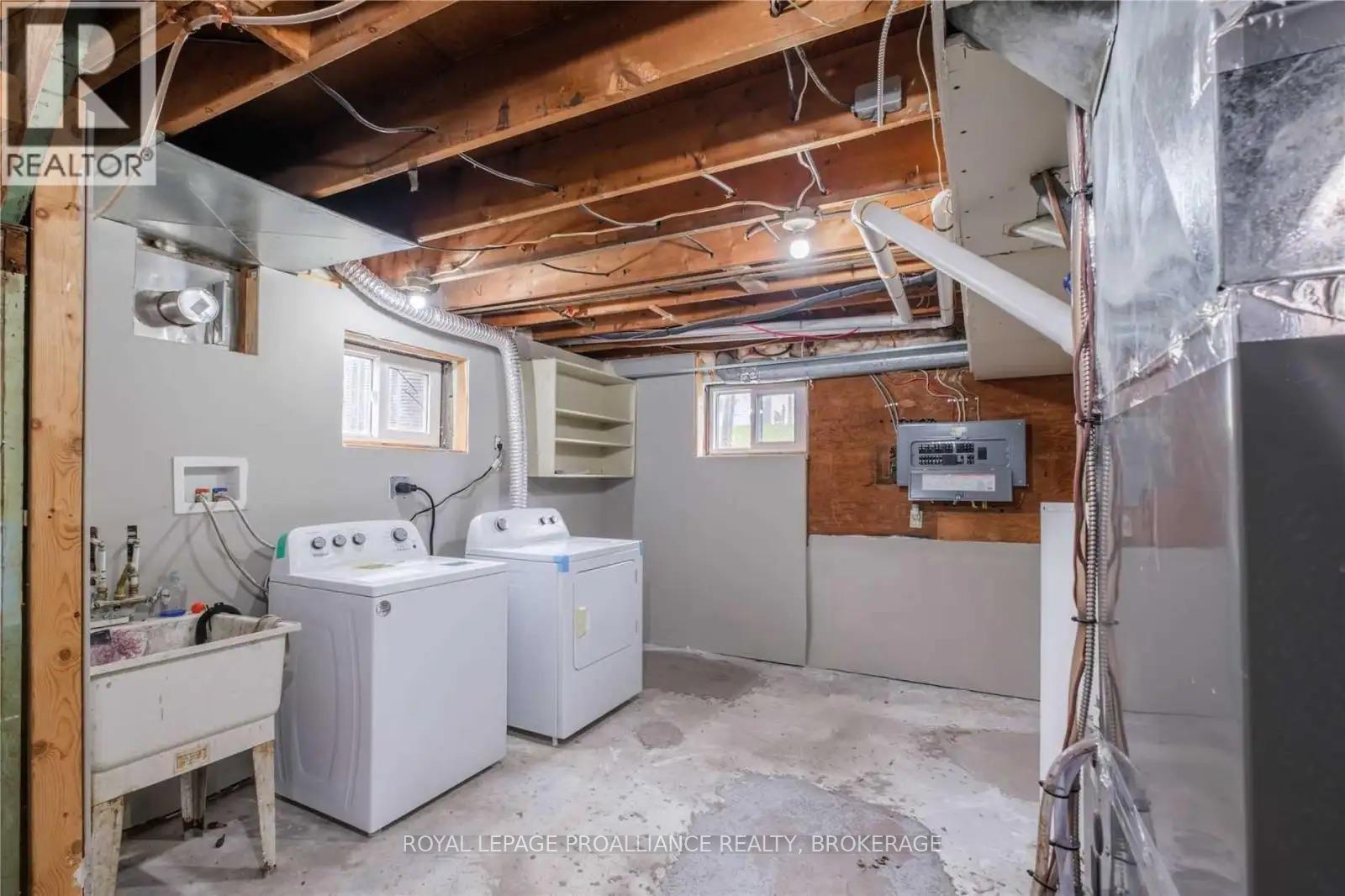 14 Shaw Street, Kingston (Rideau), ON - Indoor