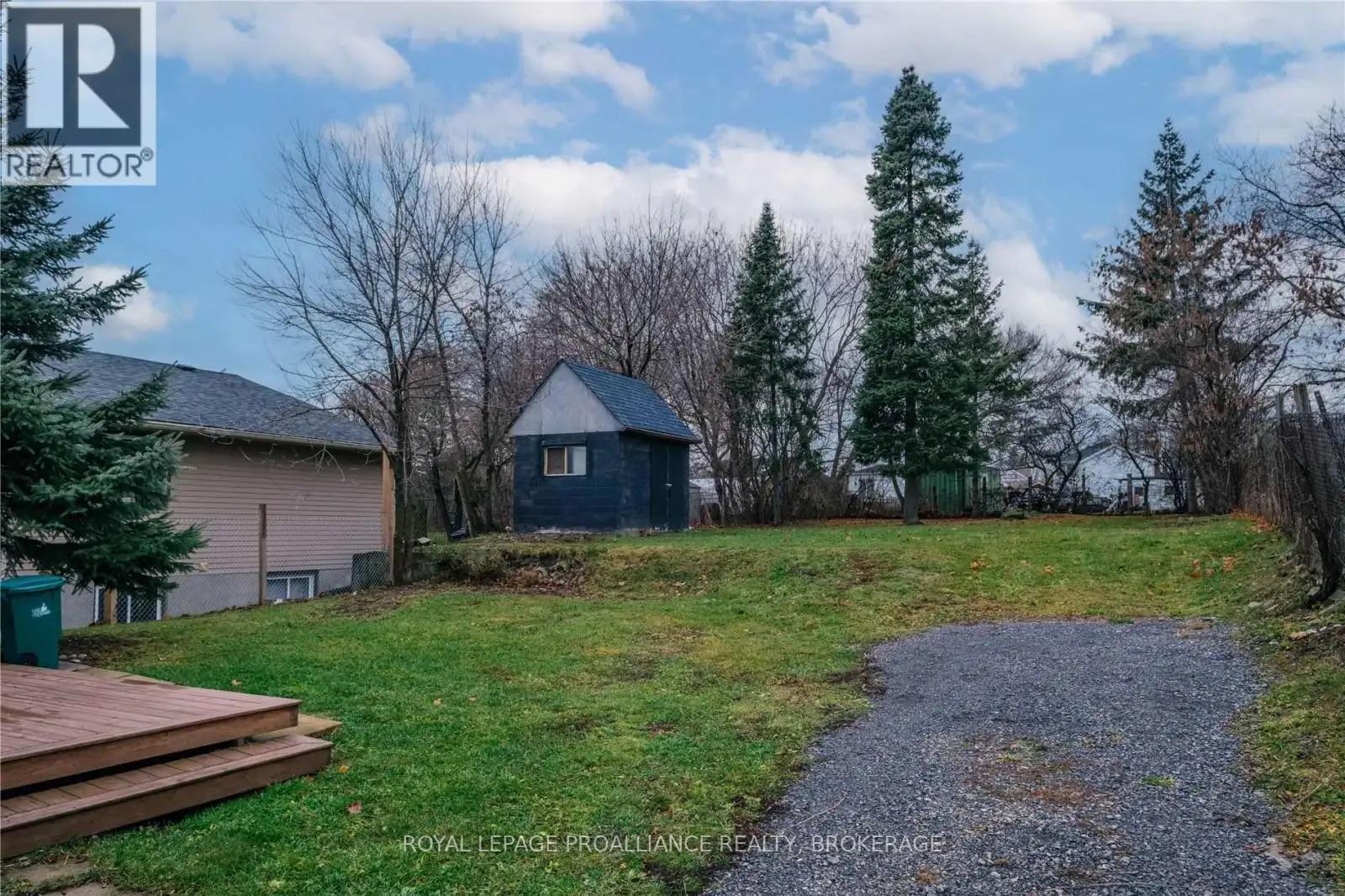 14 Shaw Street, Kingston (Rideau), ON - Outdoor