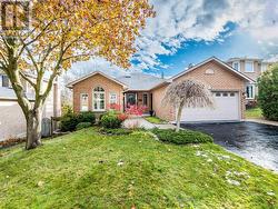 8 MACALLISTER COURT Barrie, ON L4N 7M6