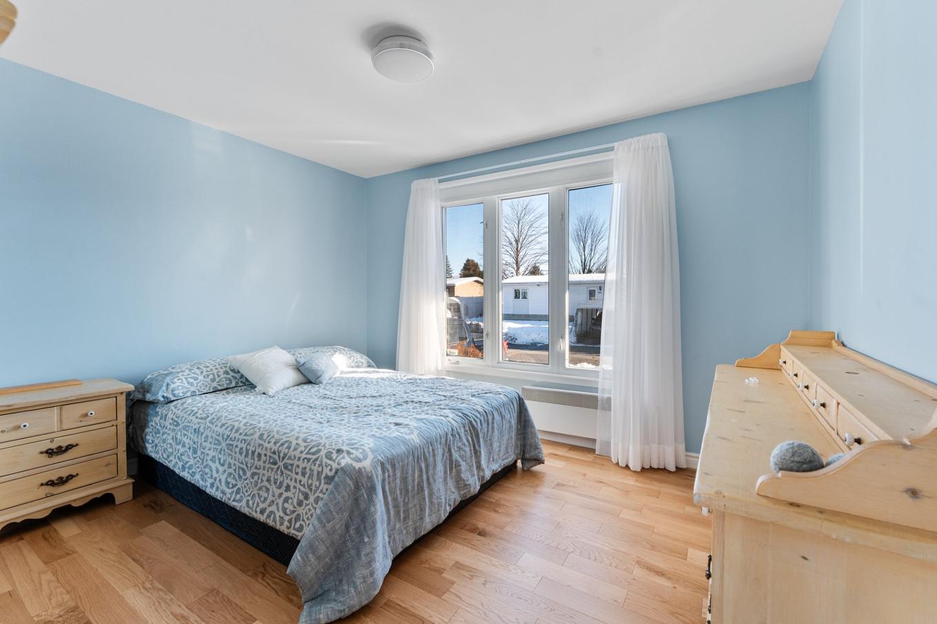 Chambre à coucher principale - 1560 Rue De La Perrière, Terrebonne (Terrebonne), QC - Indoor Photo Showing Bedroom