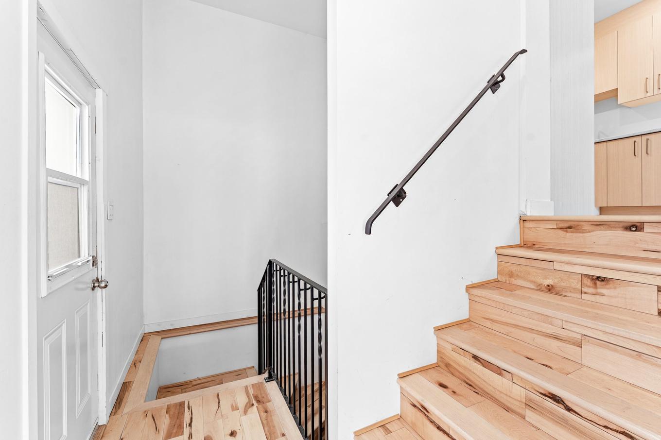 Hall d'entrée/Vestibule - 1714 Rue Collin, Saint-Lin/Laurentides, QC - Indoor Photo Showing Other Room