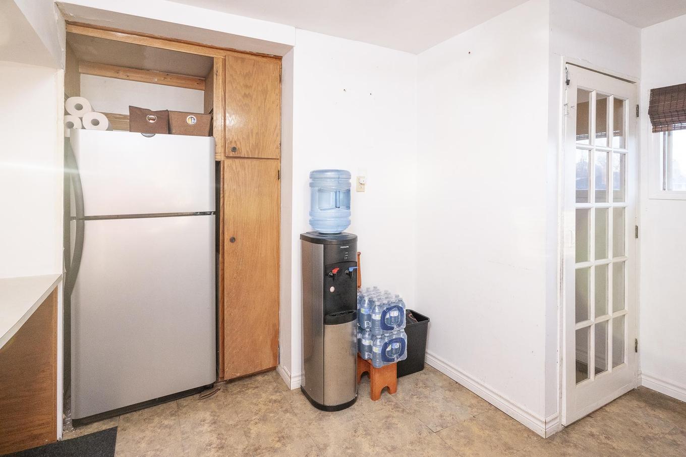 237 Amelia Street W, Thunder Bay, ON - Indoor