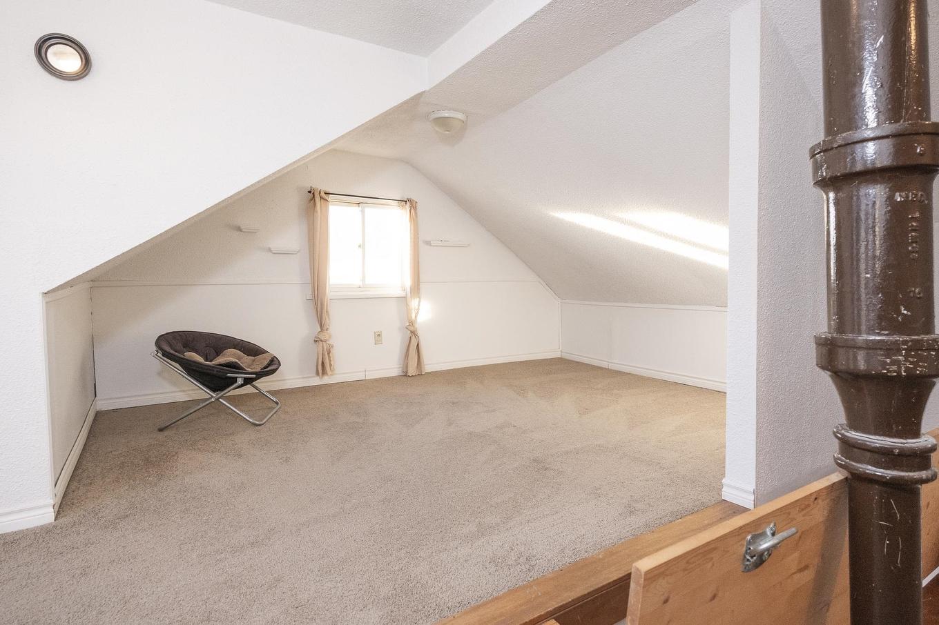 237 Amelia Street W, Thunder Bay, ON - Indoor Photo Showing Other Room