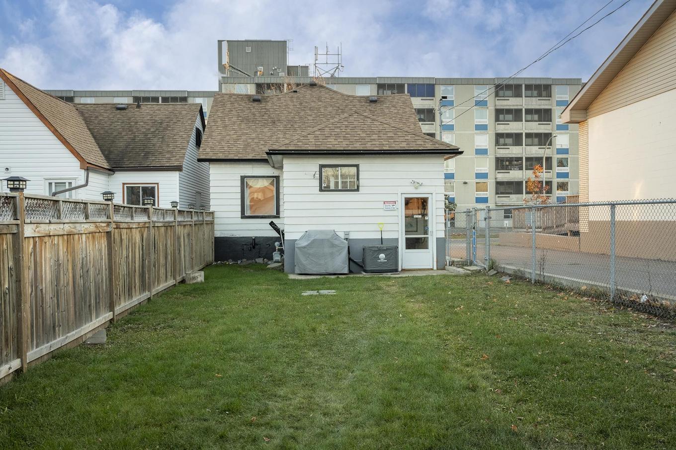 237 Amelia Street W, Thunder Bay, ON - Outdoor