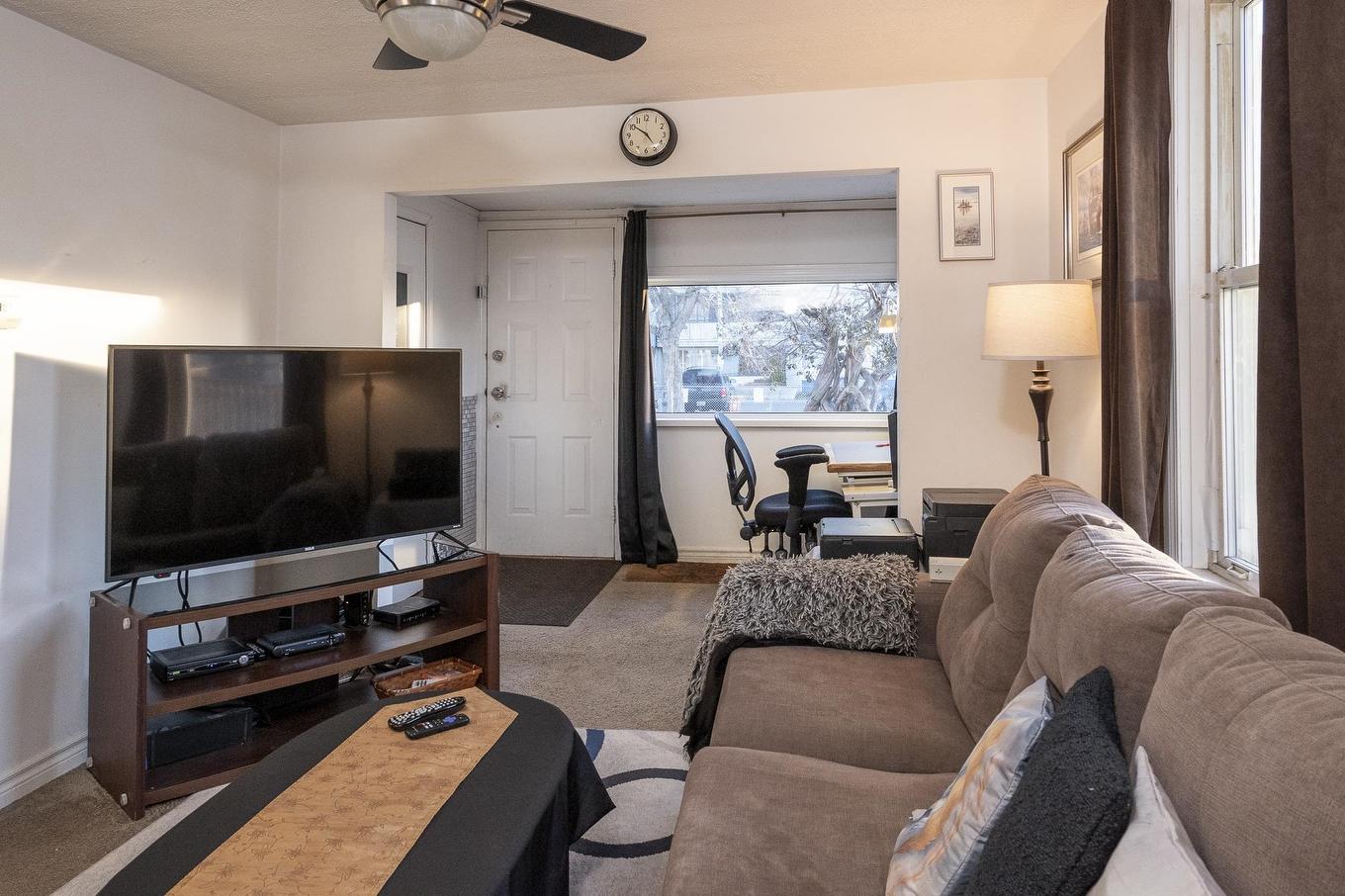 237 Amelia Street W, Thunder Bay, ON - Indoor Photo Showing Living Room