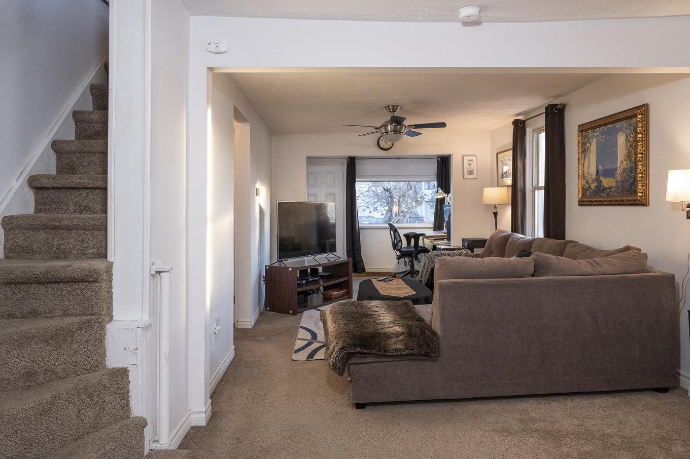 237 Amelia Street W, Thunder Bay, ON - Indoor Photo Showing Living Room