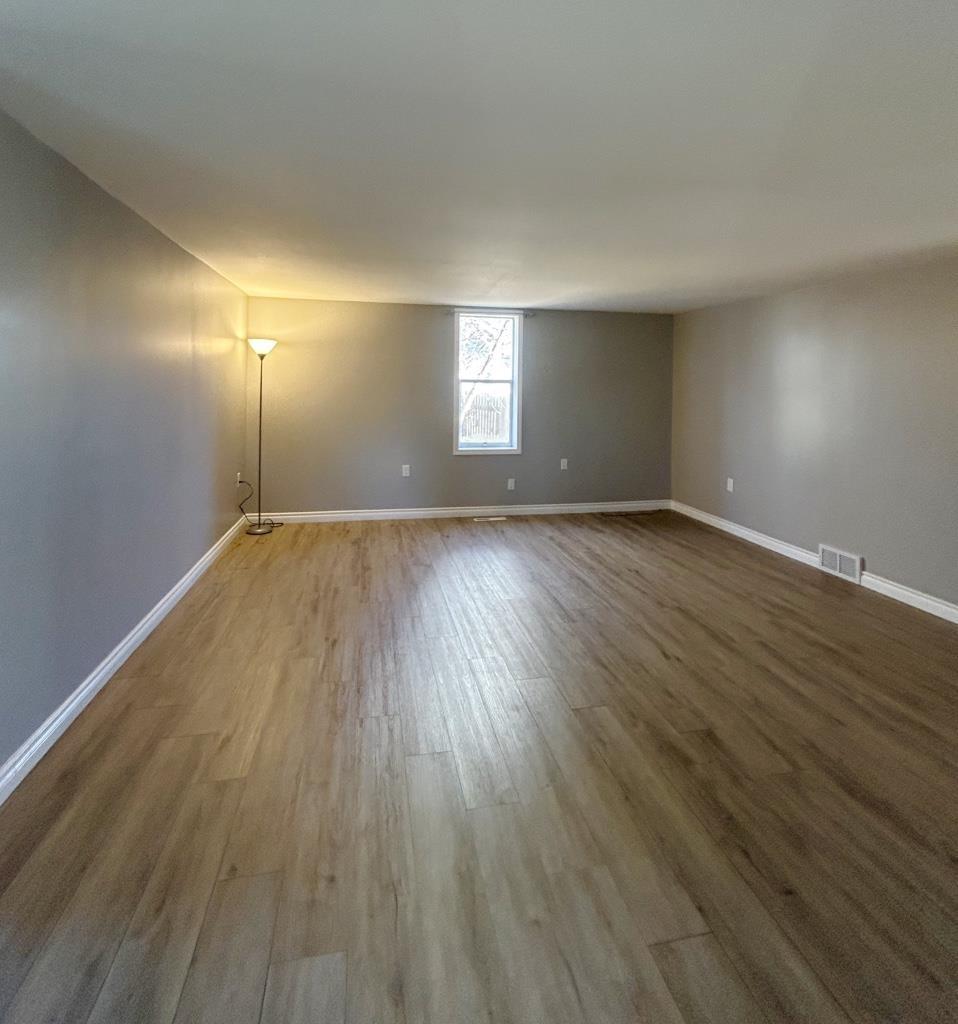 1007 Sunset Drive, Fort Frances, ON - Indoor Photo Showing Other Room