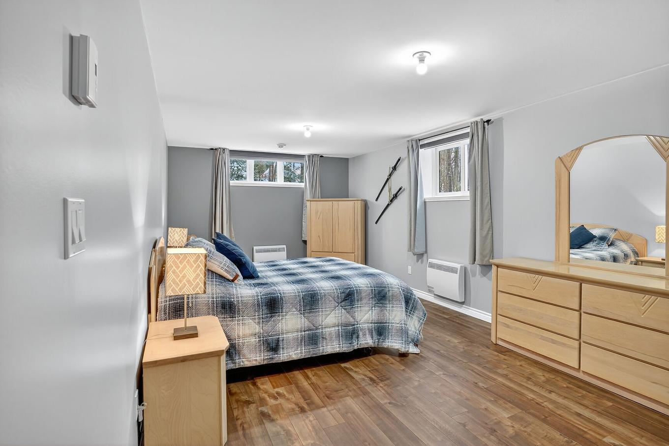 Office - 745 Côte St-Nicholas, Saint-Colomban, QC - Indoor Photo Showing Bedroom