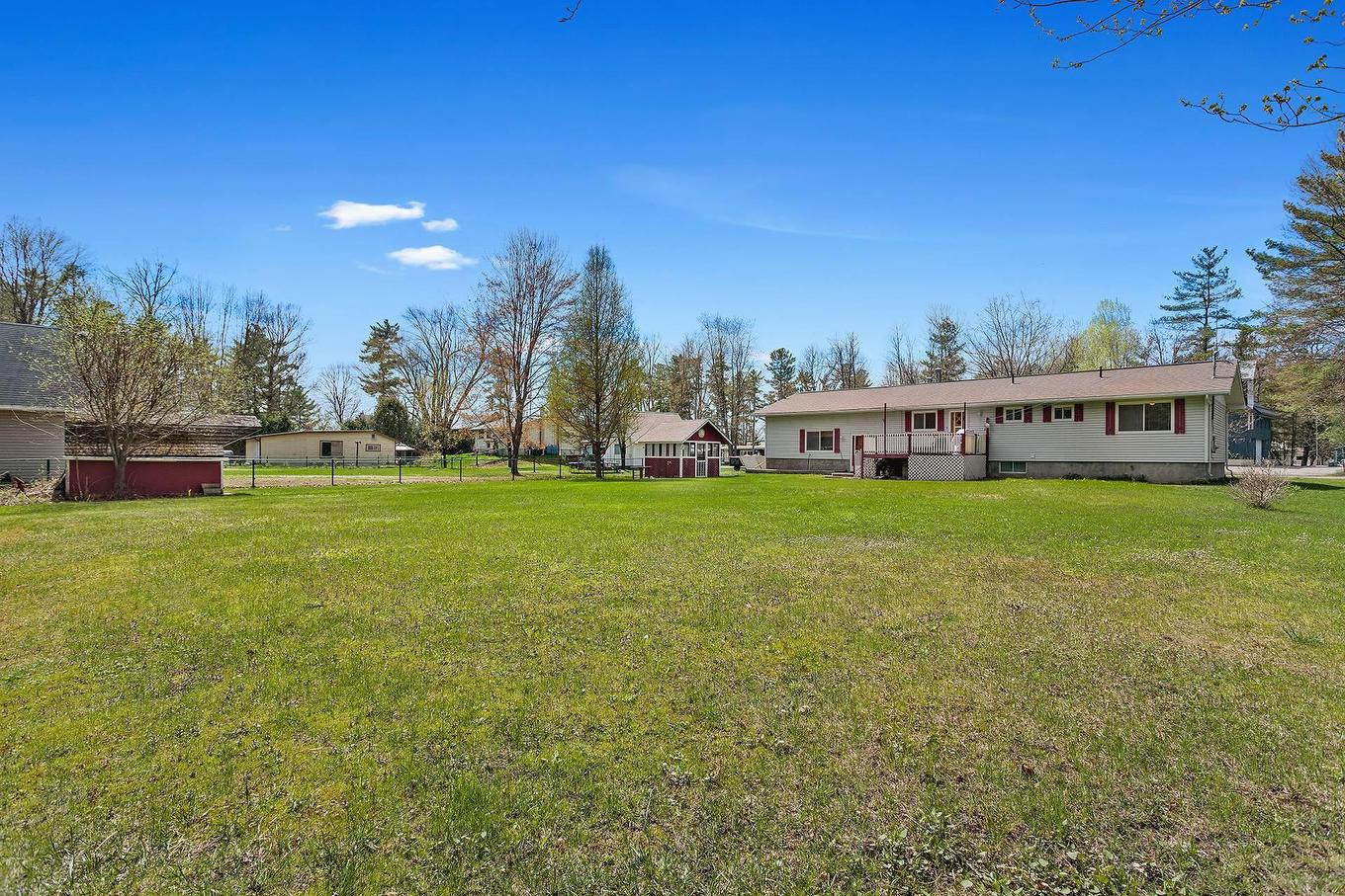 Back facade - 7 Av. Maple Grove, Bristol, QC - Outdoor