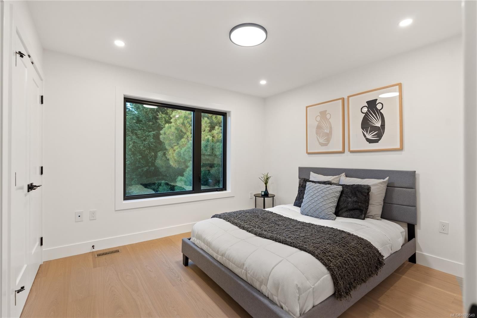 1342 Wood St, Esquimalt, BC