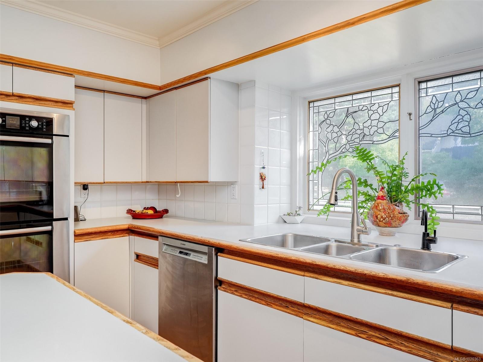 3914 Gibson Crt, Saanich, BC