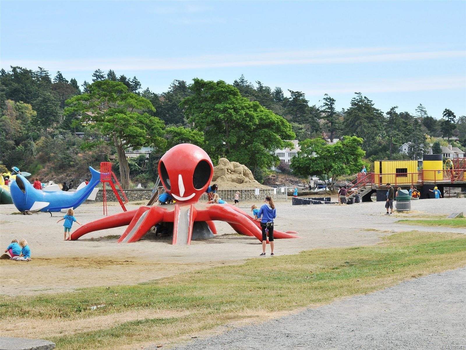 3914 Gibson Crt, Saanich, BC