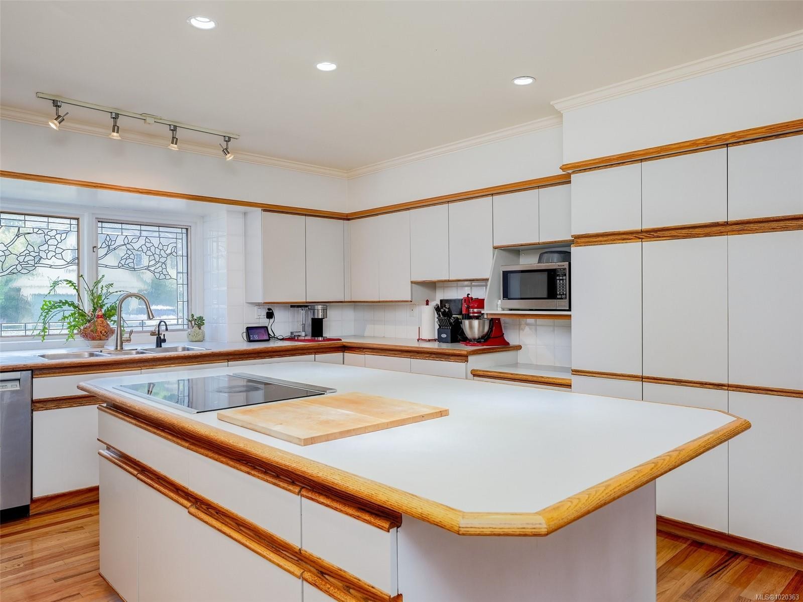 3914 Gibson Crt, Saanich, BC