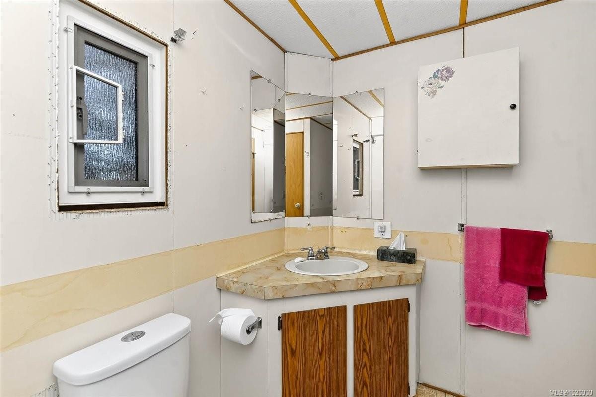 5560 Kitsuksis Rd, Port Alberni, BC