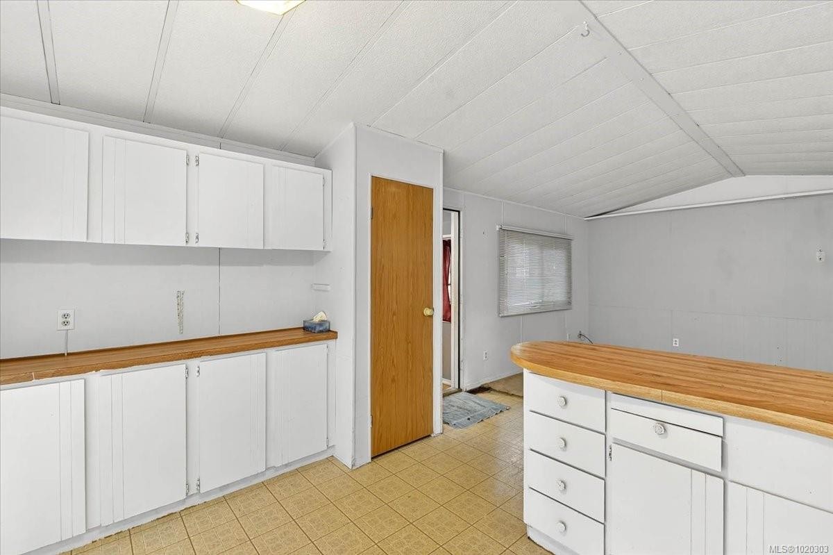 5560 Kitsuksis Rd, Port Alberni, BC