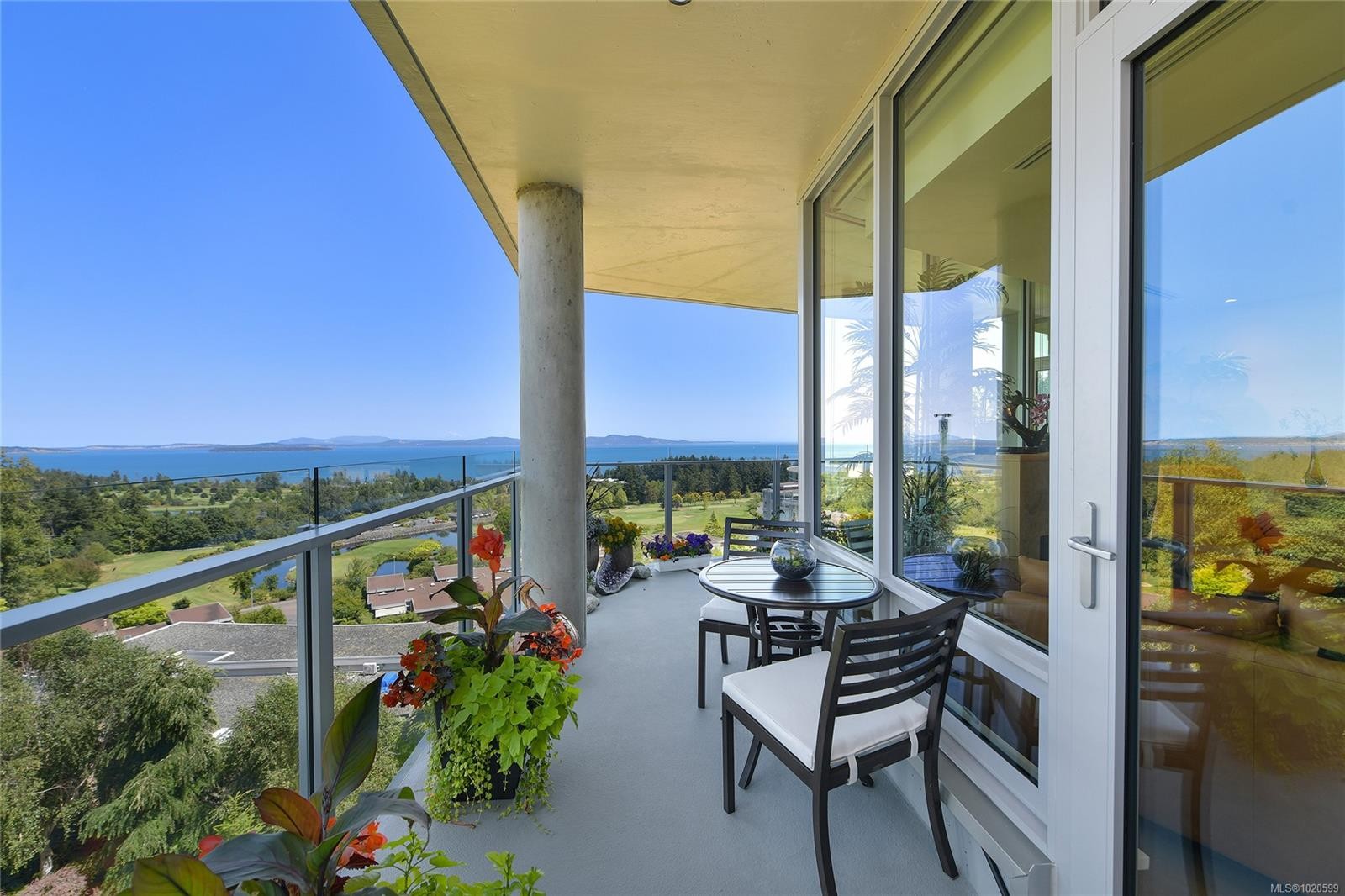 403-5388 Hill Rise Terr, Saanich, BC - Outdoor With Balcony With View With Exterior