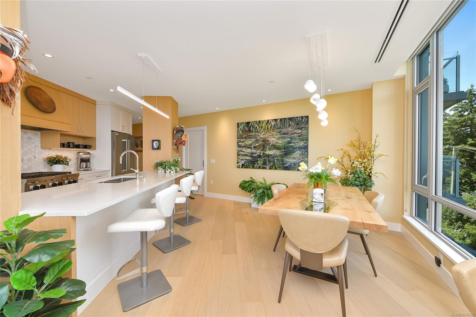 403-5388 Hill Rise Terr, Saanich, BC - Indoor Photo Showing Other Room