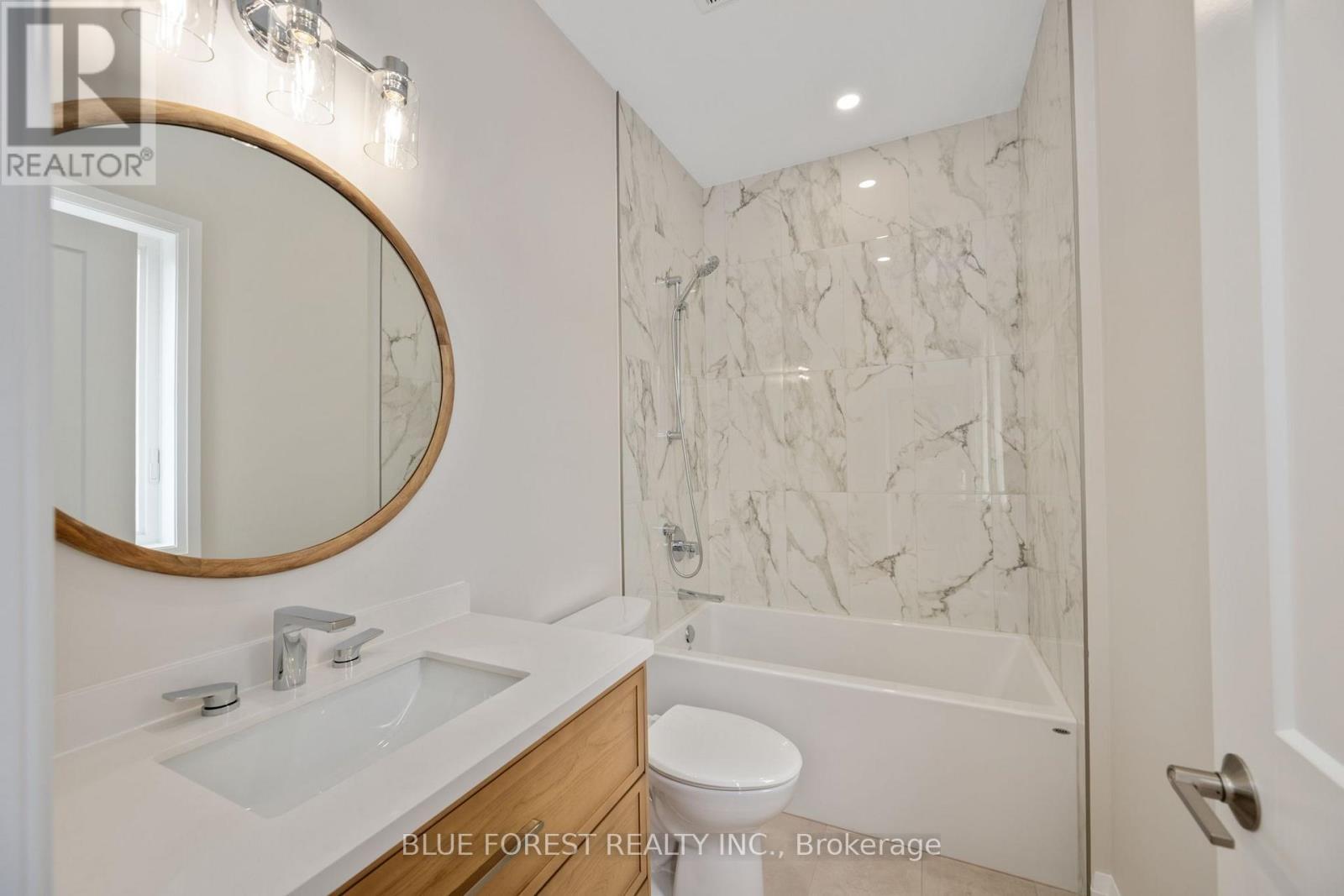 154 Maud Street, Central Elgin (Port Stanley), ON - Indoor Photo Showing Bathroom