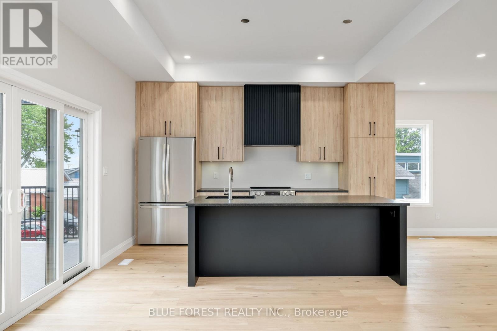 154 Maud Street, Central Elgin (Port Stanley), ON - Indoor Photo Showing Kitchen
