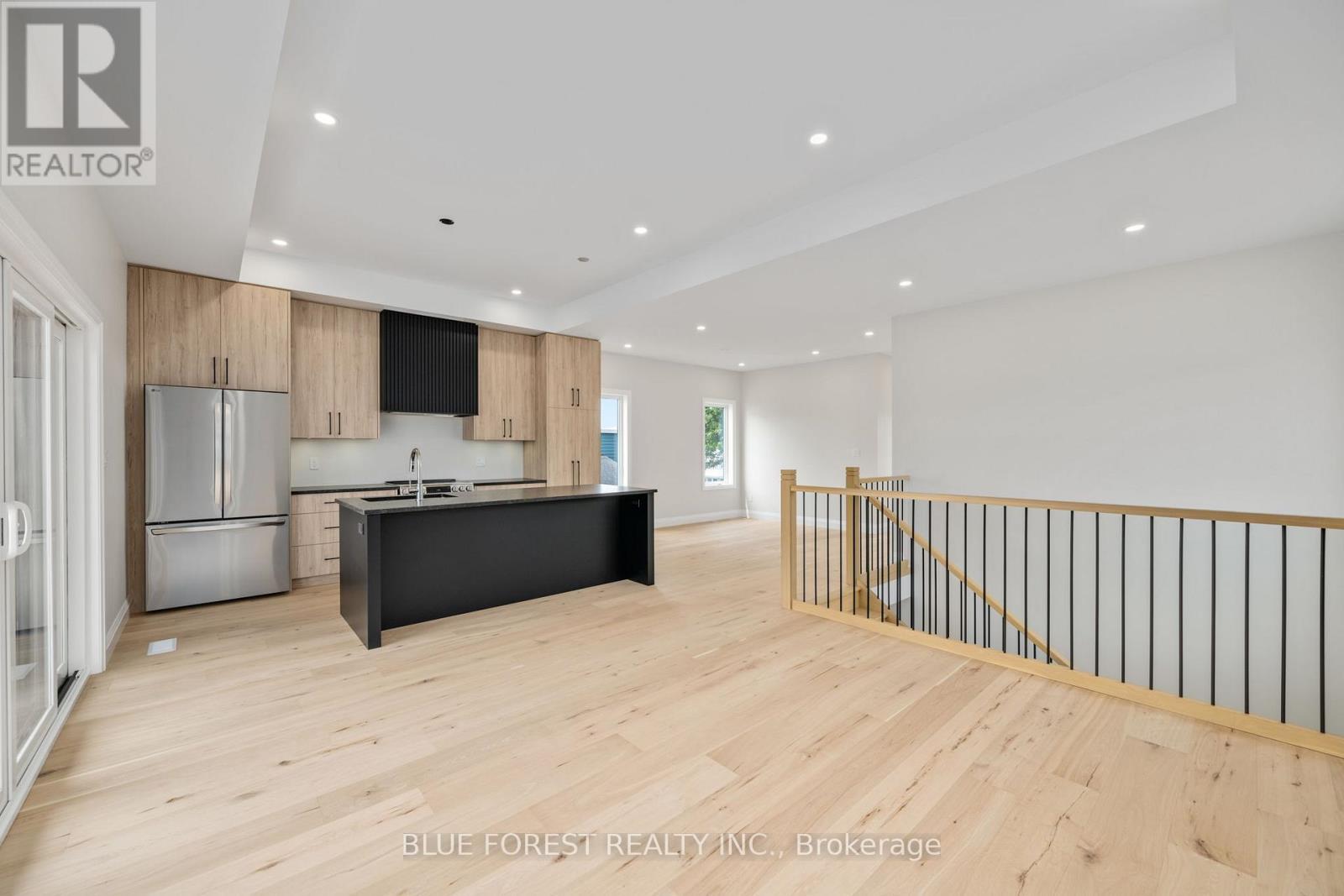 154 Maud Street, Central Elgin (Port Stanley), ON - Indoor Photo Showing Kitchen
