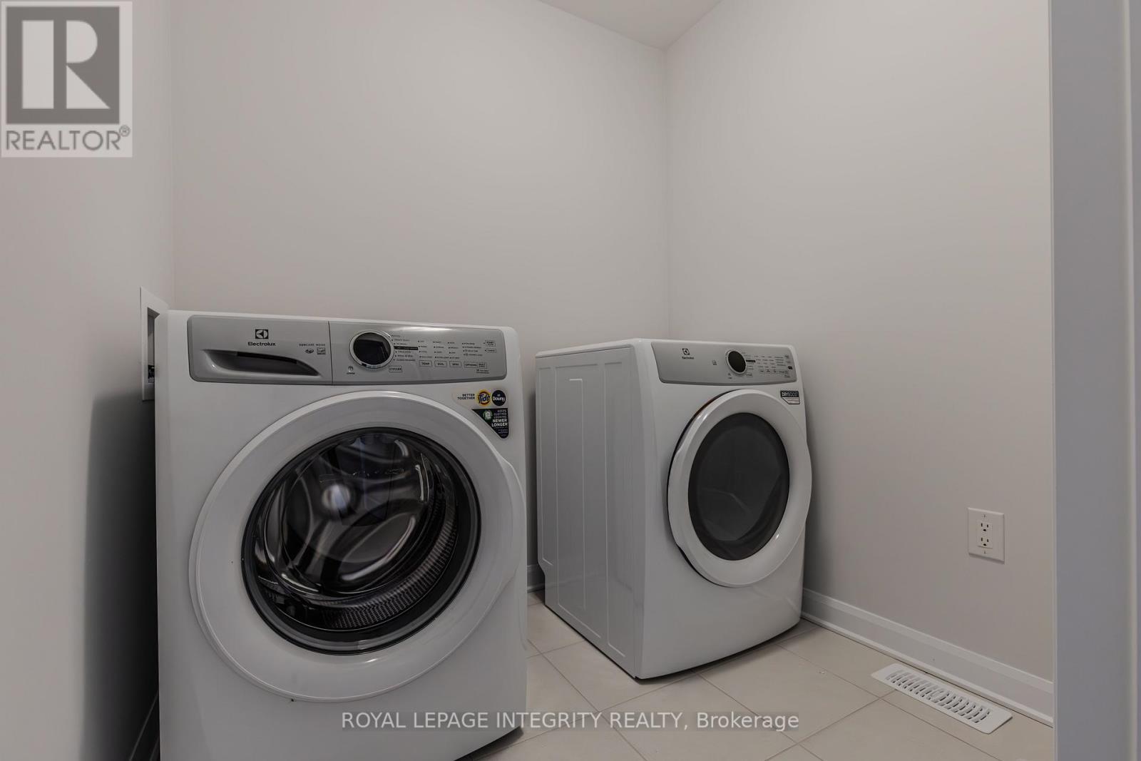 66 Osler Street, Ottawa, ON - Indoor Photo Showing Laundry Room