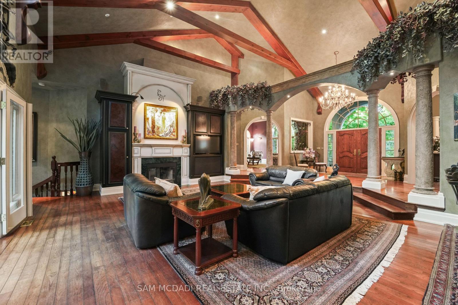 10140 Pineview Trail, Milton, ON - Indoor With Fireplace