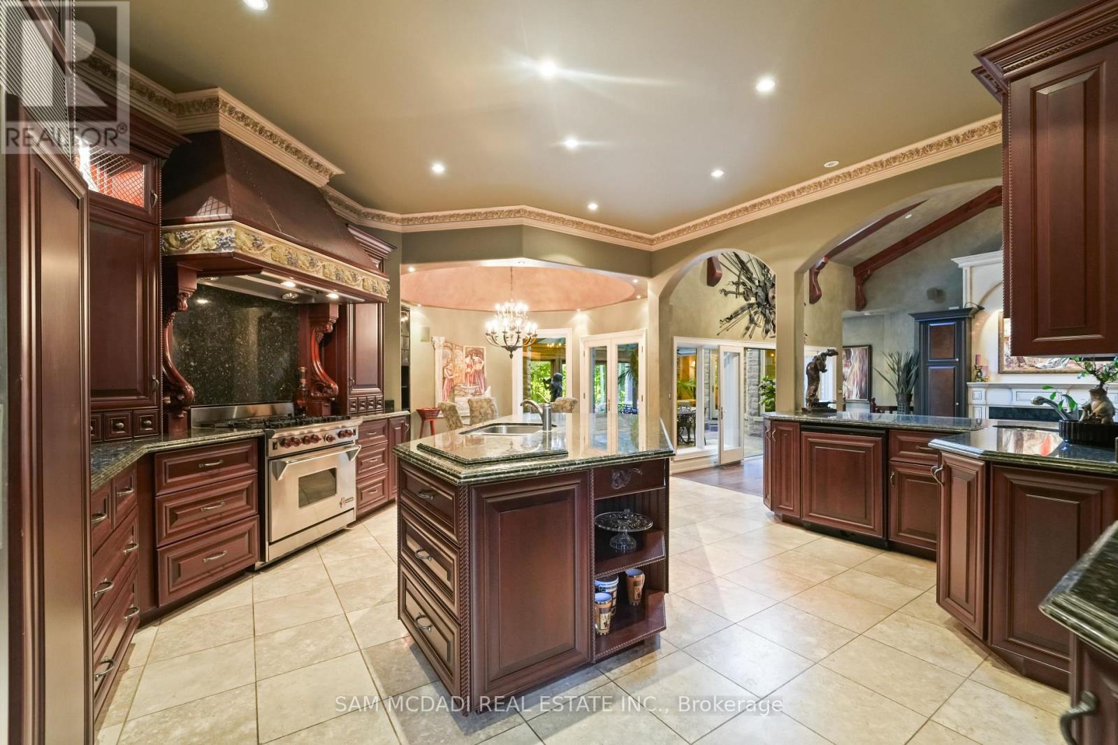 10140 Pineview Trail, Milton, ON - Indoor Photo Showing Kitchen