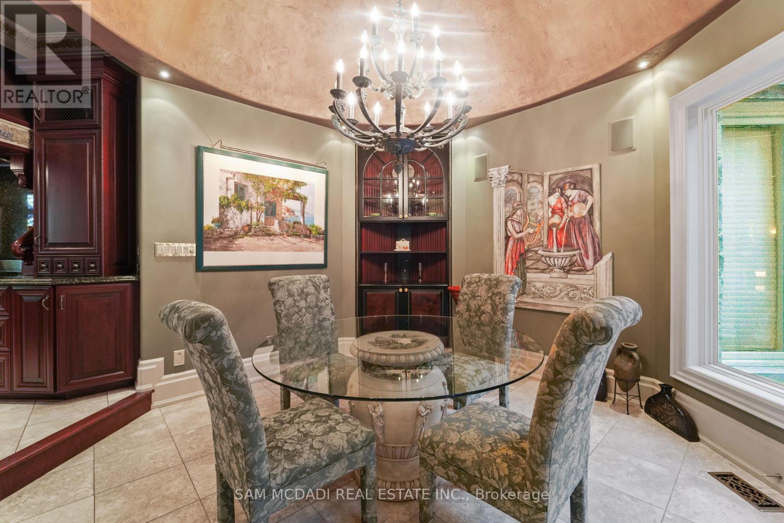 10140 Pineview Trail, Milton, ON - Indoor Photo Showing Dining Room