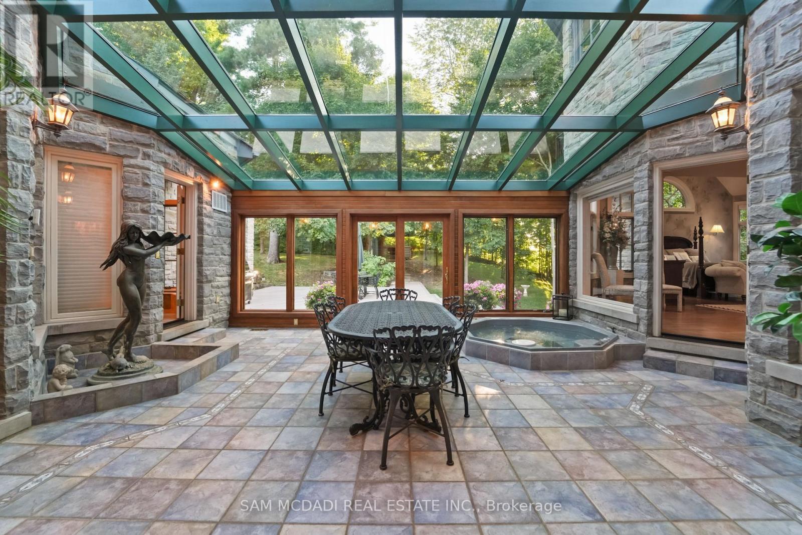 10140 Pineview Trail, Milton, ON - Indoor Photo Showing Other Room