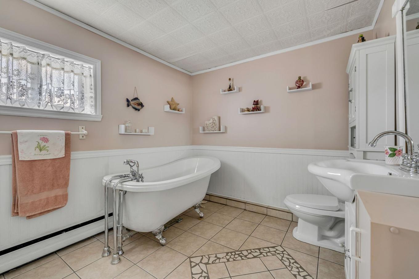 Bathroom - 3166 Av. St-Augustin, Lévis (Les Chutes-De-La-Chaudière-Est), QC - Indoor Photo Showing Bathroom