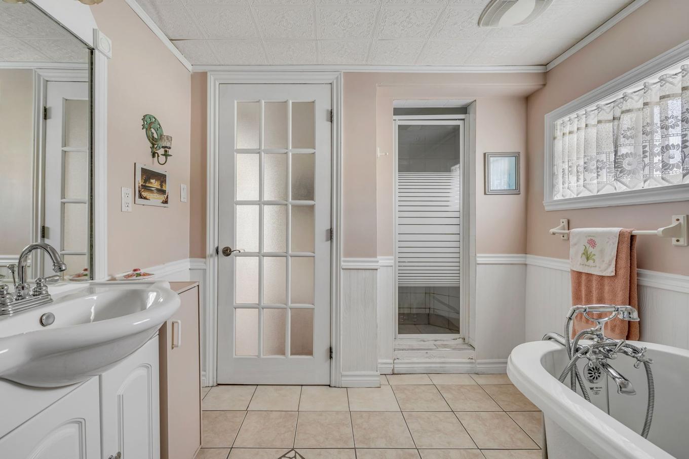 Bathroom - 3166 Av. St-Augustin, Lévis (Les Chutes-De-La-Chaudière-Est), QC - Indoor Photo Showing Bathroom