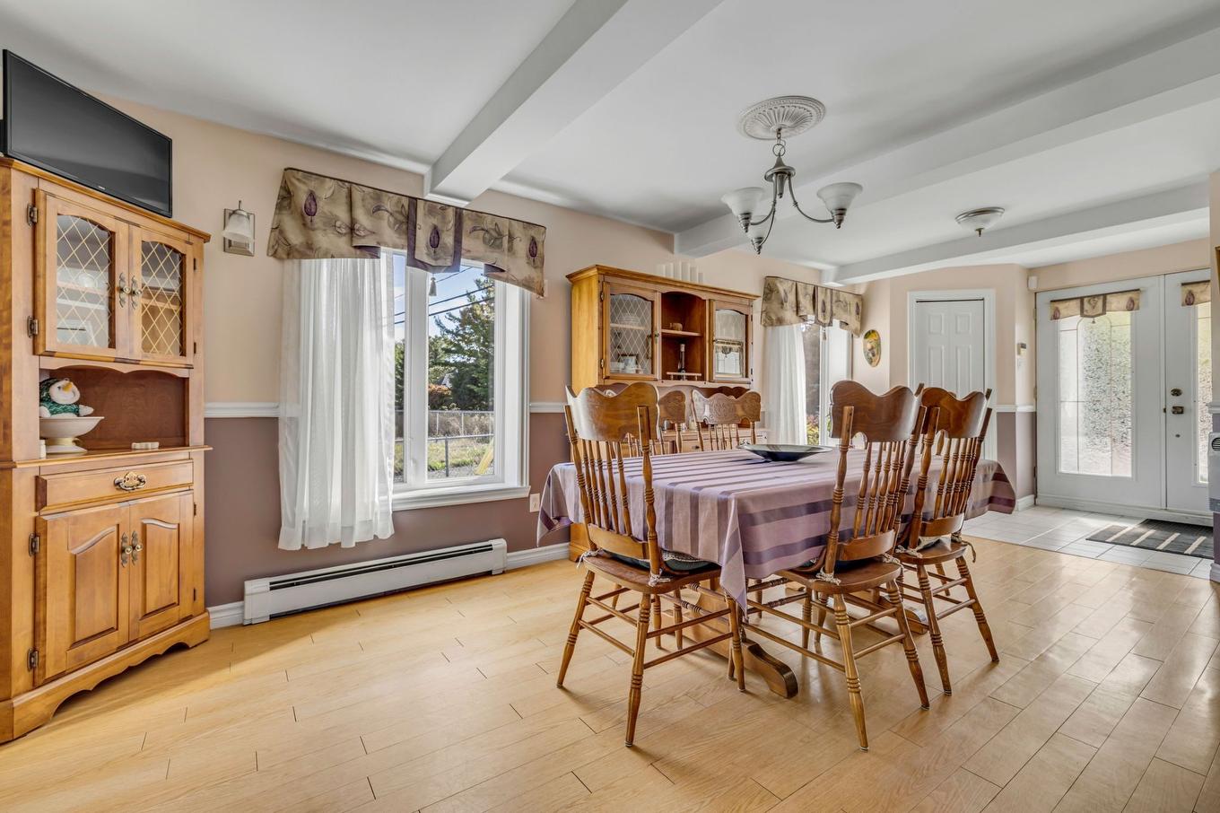 Dining room - 3166 Av. St-Augustin, Lévis (Les Chutes-De-La-Chaudière-Est), QC - Indoor Photo Showing Dining Room