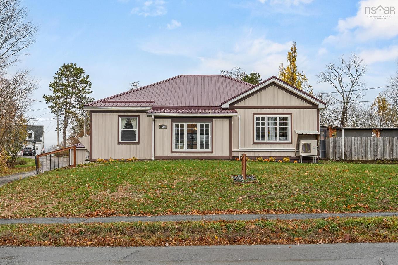 1589 King Street, Windsor, NS