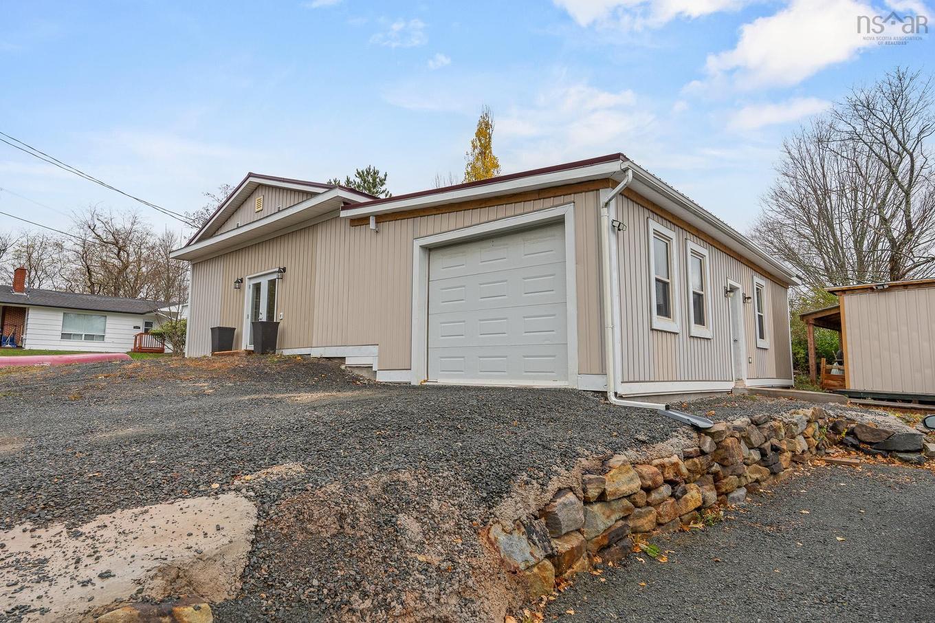 1589 King Street, Windsor, NS