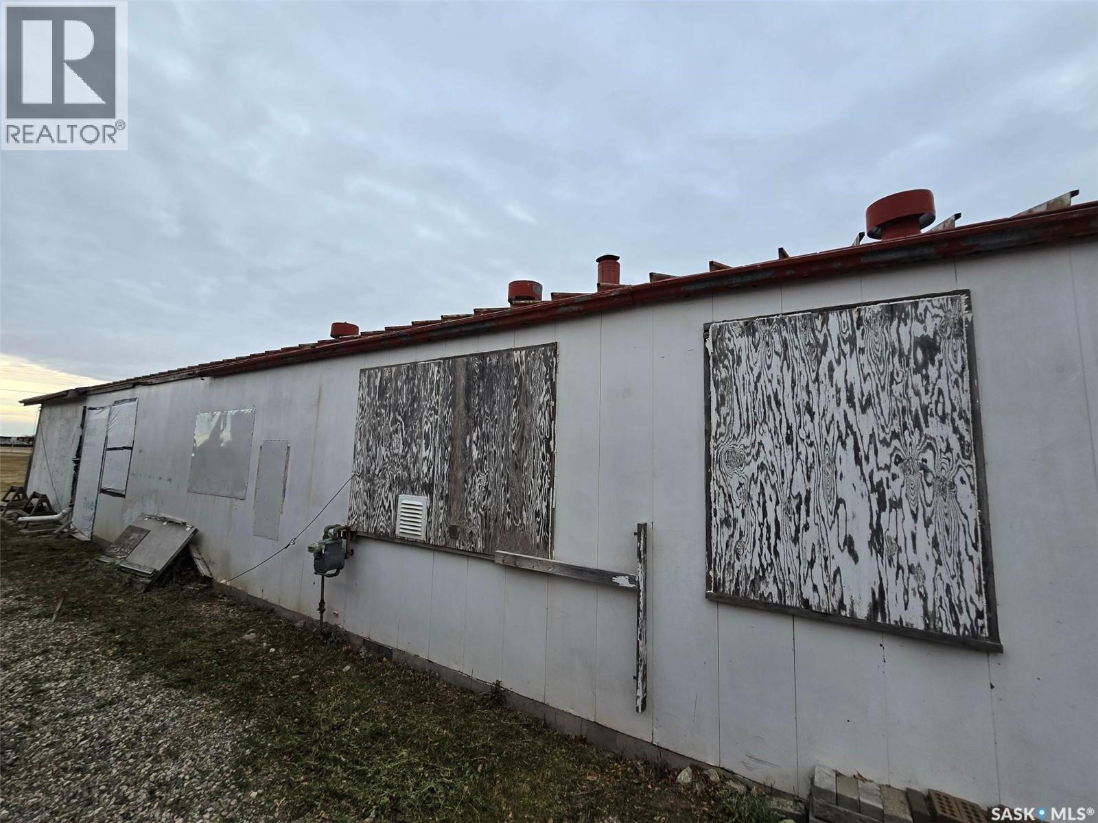 250 4Th Avenue, Broadview, SK - Outdoor