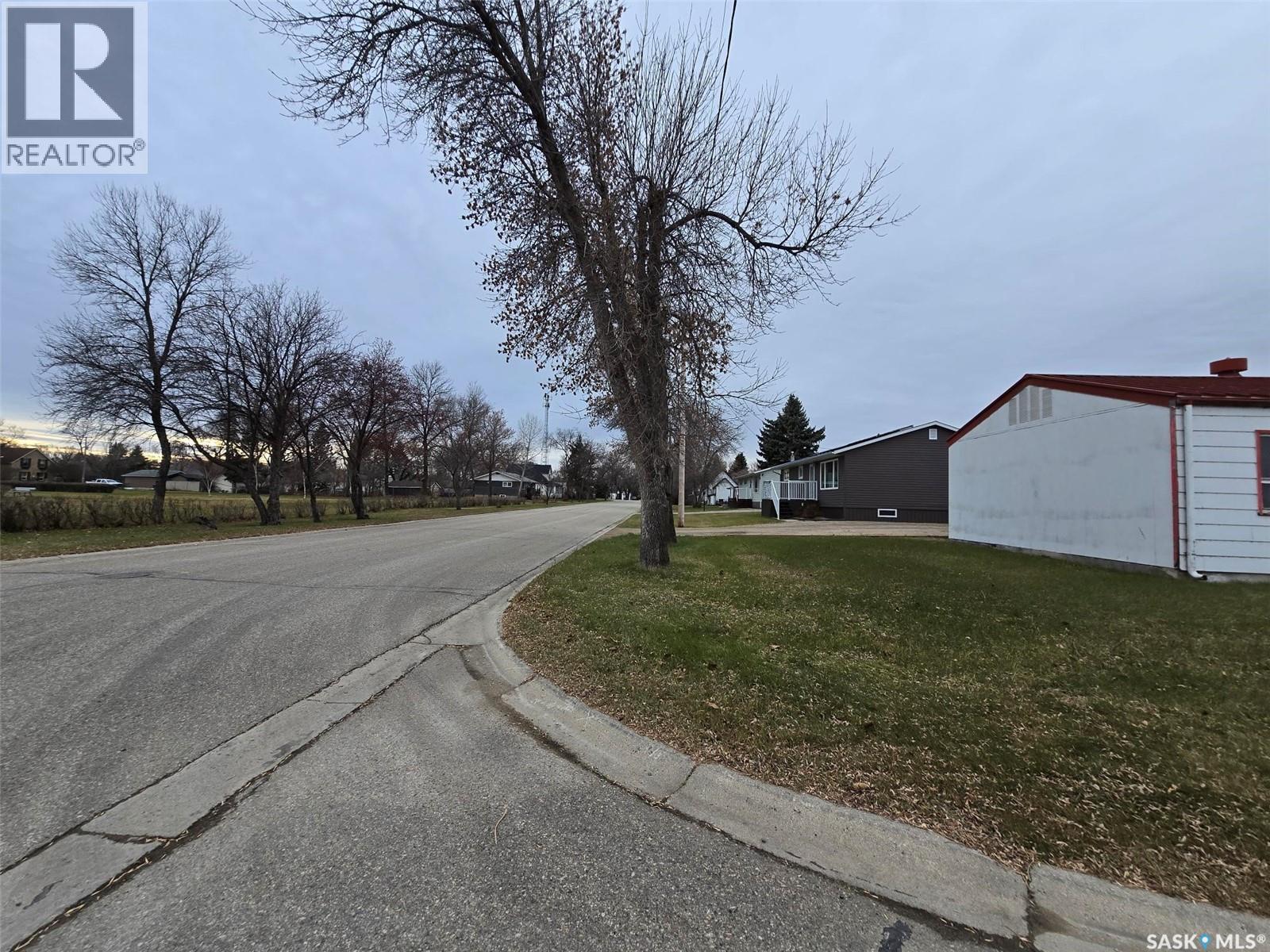 250 4Th Avenue, Broadview, SK - Outdoor