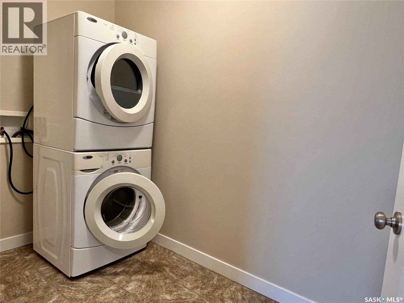 112 302 Bemister Avenue E, Melfort, SK - Indoor Photo Showing Laundry Room
