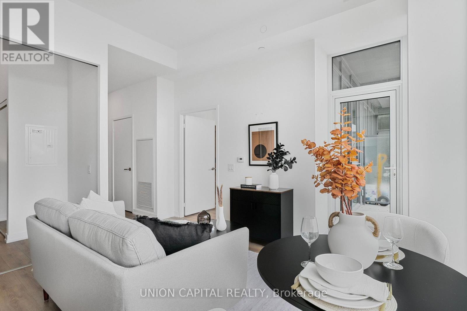 306 - 500 Dupont Street, Toronto, ON - Indoor