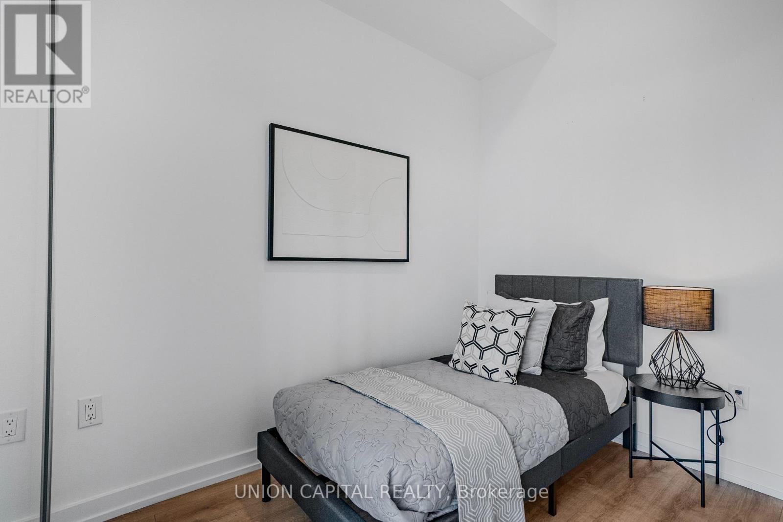 306 - 500 Dupont Street, Toronto, ON - Indoor Photo Showing Bedroom