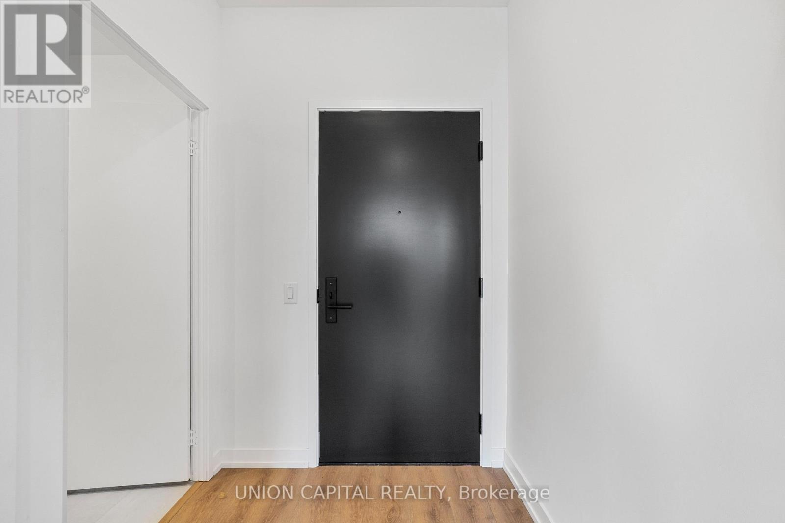 306 - 500 Dupont Street, Toronto, ON - Indoor Photo Showing Other Room